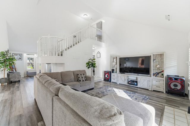 2612 Snyder Ave, Modesto, CA 95356