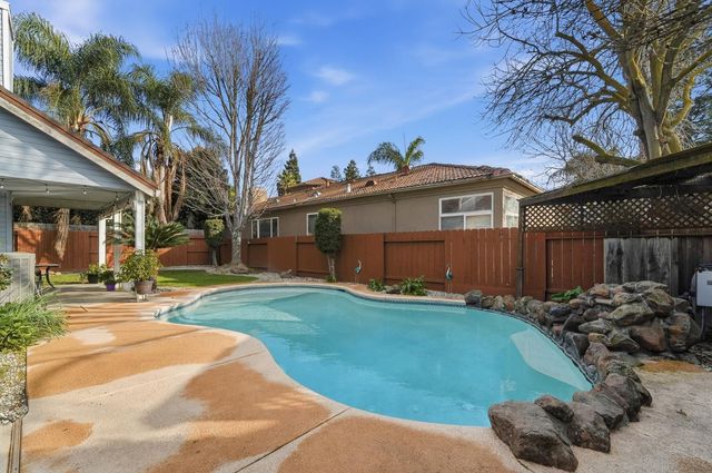 2612 Snyder Ave, Modesto, CA 95356