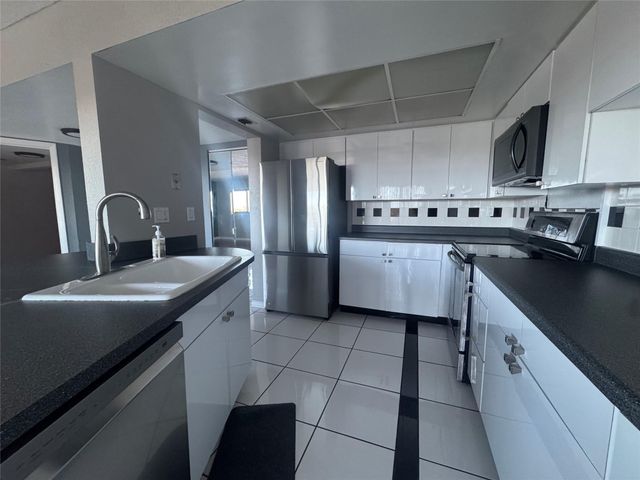 701 NW 19th Street 503, Fort Lauderdale, FL 33311