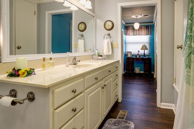 1110 W Nettleton, Jonesboro, AR 72401