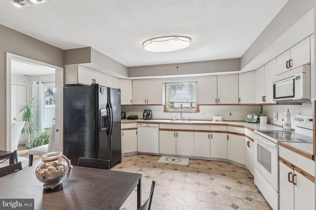 1847 GREENWILLOWS DR, Vineland, NJ 08361