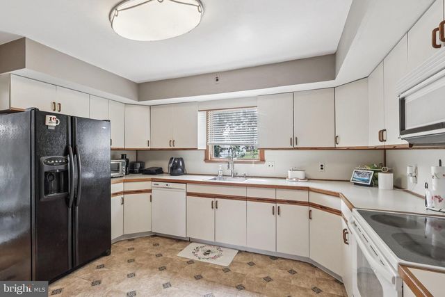 1847 GREENWILLOWS DR, Vineland, NJ 08361