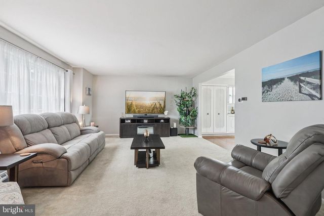 1847 GREENWILLOWS DR, Vineland, NJ 08361