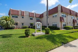 10038 62ND TERRACE N 17, St Petersburg, FL 33708