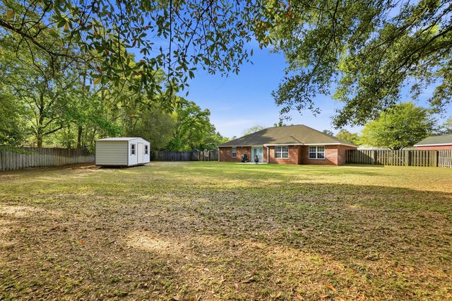 2182 Hagood Loop, Crestview, FL 32536