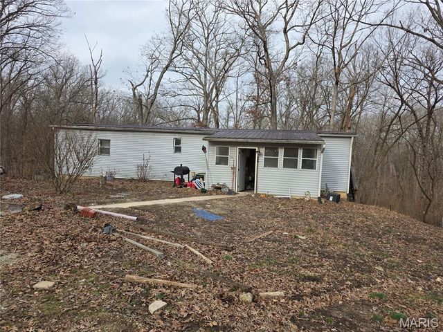 1695 Wade Road, Pacific, MO 63069