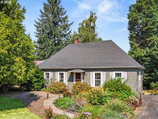 5757 Ne EMERSON St, Portland, OR 97218
