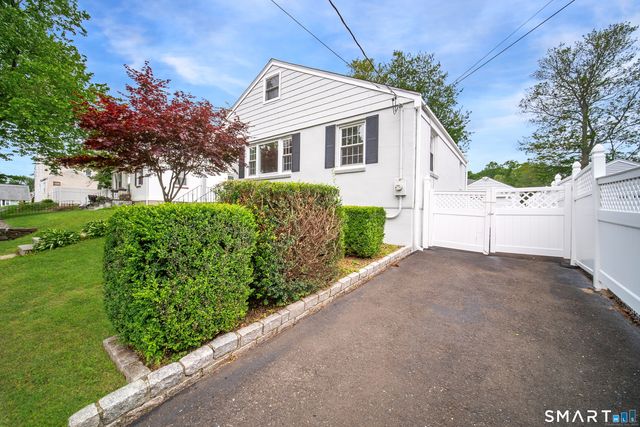 43 Breyer Avenue, Bridgeport, CT 06606