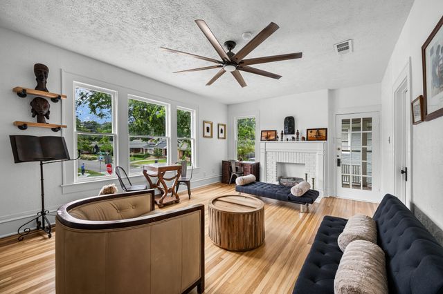 5322 Junius Street, Dallas, TX 75214