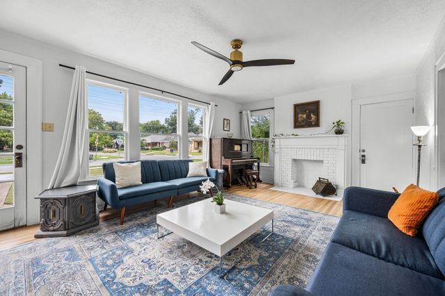 5322 Junius Street, Dallas, TX 75214