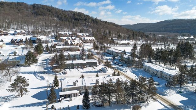 2 Hemlock Drive, Ellicottville, NY 14731