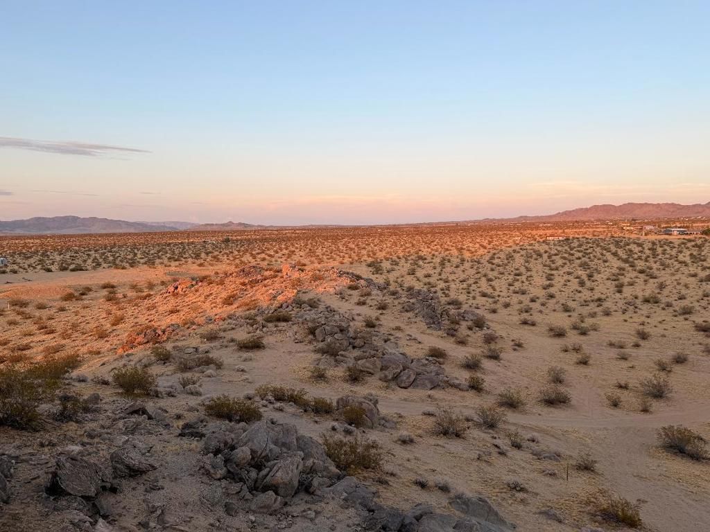 Image 11 of property listing at 11 Saddle Rock Way, Johnson Valley, CA 92285