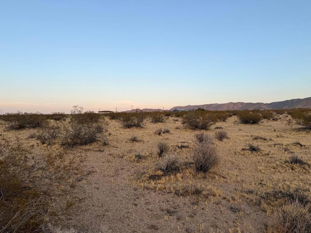 Image 15 of property listing at 11 Saddle Rock Way, Johnson Valley, CA 92285