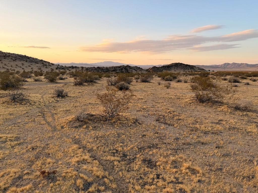 Image 2 of property listing at 11 Saddle Rock Way, Johnson Valley, CA 92285
