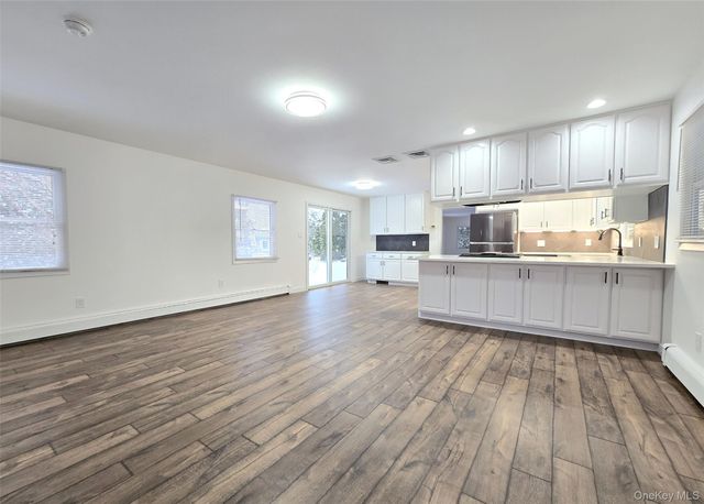 35 Segatogue Lane, South Setauket, NY 11720