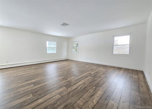 35 Segatogue Lane, South Setauket, NY 11720