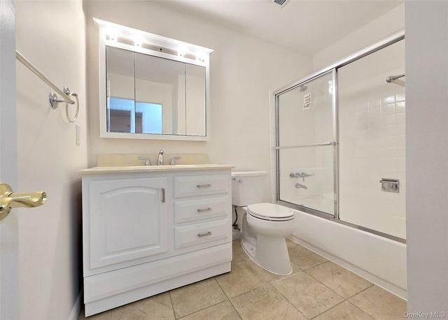 35 Segatogue Lane, South Setauket, NY 11720