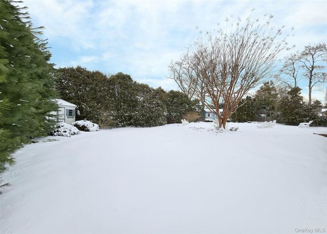 35 Segatogue Lane, South Setauket, NY 11720