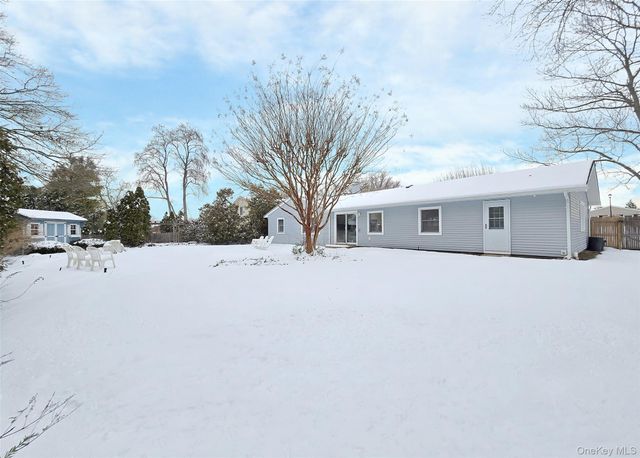 35 Segatogue Lane, South Setauket, NY 11720