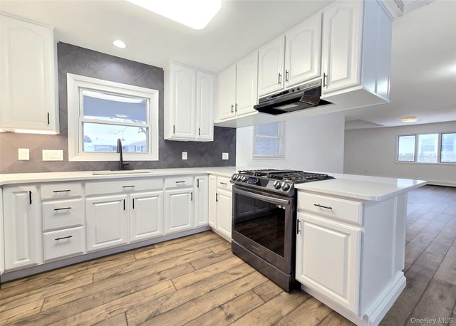 35 Segatogue Lane, South Setauket, NY 11720