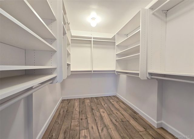 35 Segatogue Lane, South Setauket, NY 11720