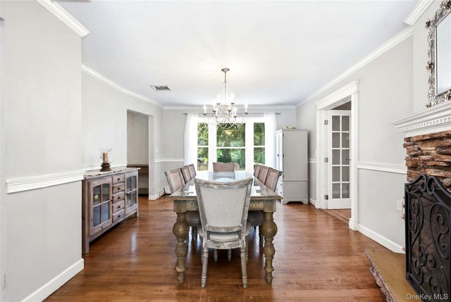 11 Tern Court, East Islip, NY 11730