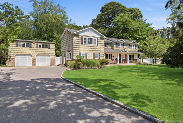 11 Tern Court, East Islip, NY 11730