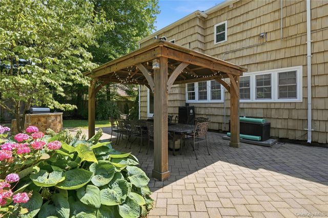 11 Tern Court, East Islip, NY 11730