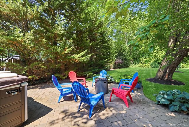 11 Tern Court, East Islip, NY 11730