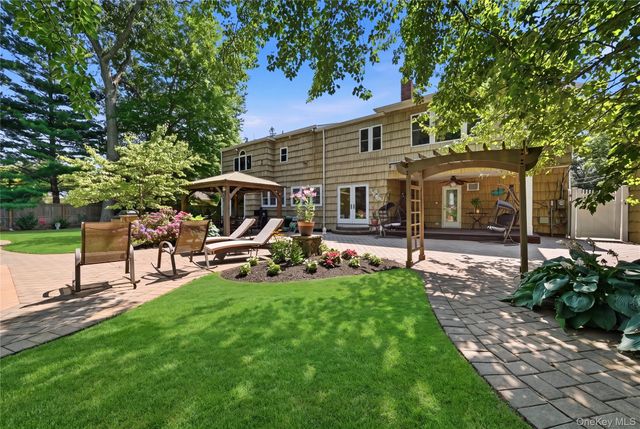 11 Tern Court, East Islip, NY 11730
