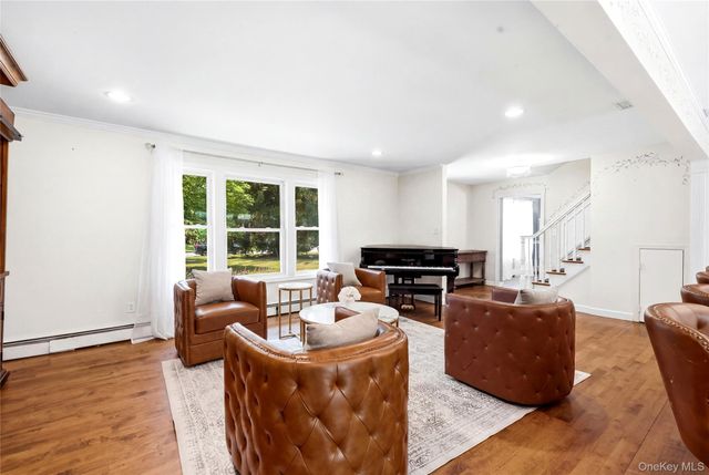 11 Tern Court, East Islip, NY 11730