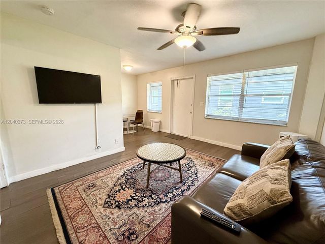 1415 SW 1st Street 6, Fort Lauderdale, FL 33315