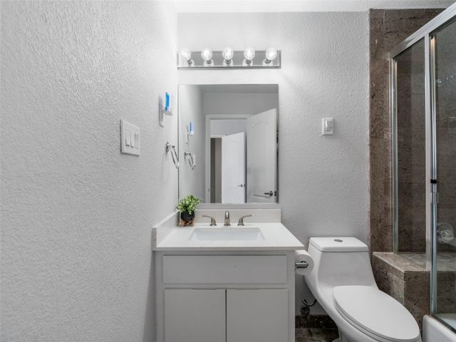 13805 Skyline DR, Austin, TX 78732