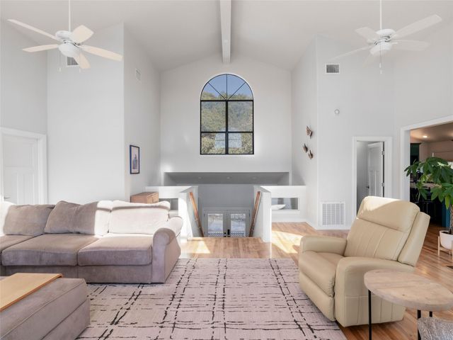 13805 Skyline DR, Austin, TX 78732