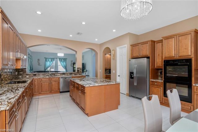 2181 Vardin PL, Naples, FL 34120