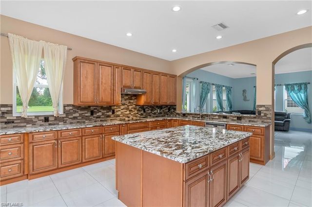 2181 Vardin PL, Naples, FL 34120