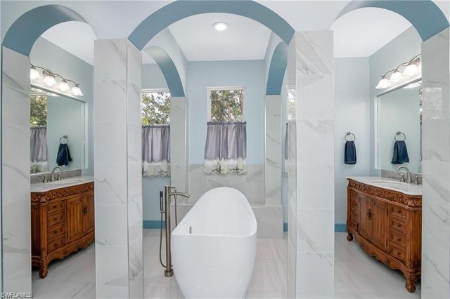 2181 Vardin PL, Naples, FL 34120