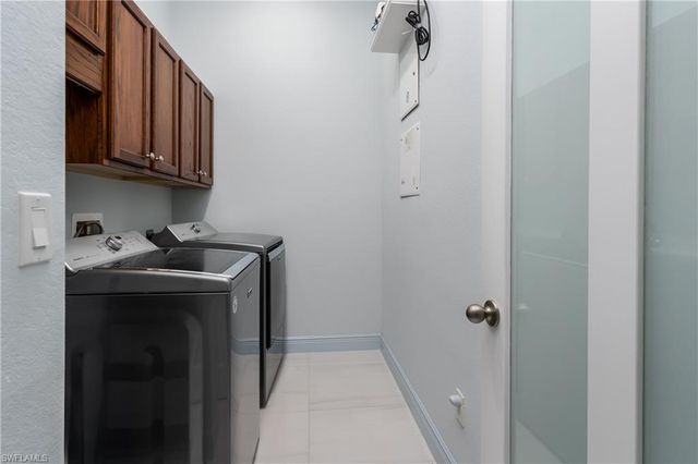 2181 Vardin PL, Naples, FL 34120