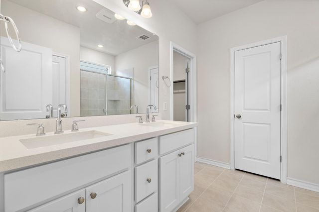 316 Caisson TRL, Liberty Hill, TX 78642