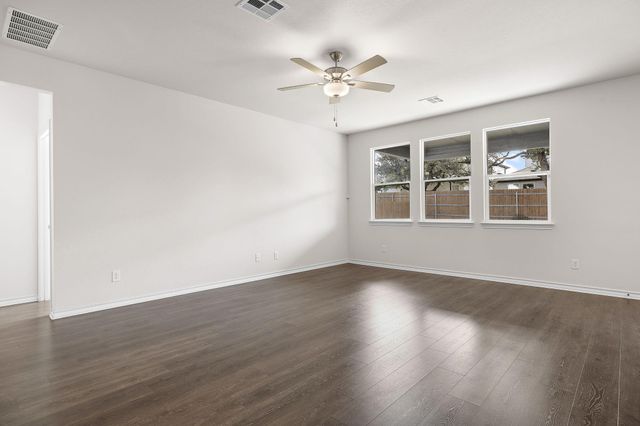 316 Caisson TRL, Liberty Hill, TX 78642