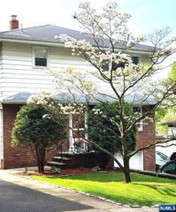 29 Woodland Road, Bloomfield, NJ 07003