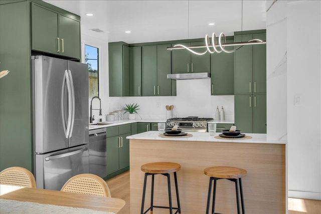 60 Wavecrest Drive, Daly City, CA 94015