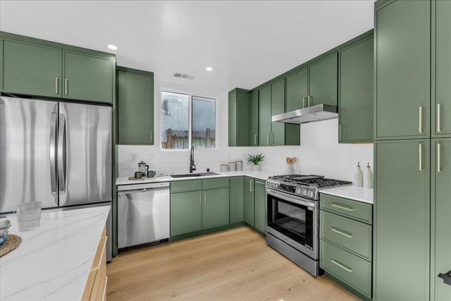 60 Wavecrest Drive, Daly City, CA 94015