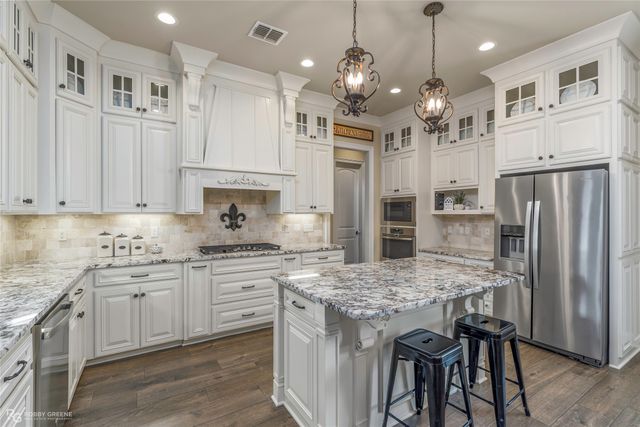 604 Dumaine Drive, Bossier City, LA 71111