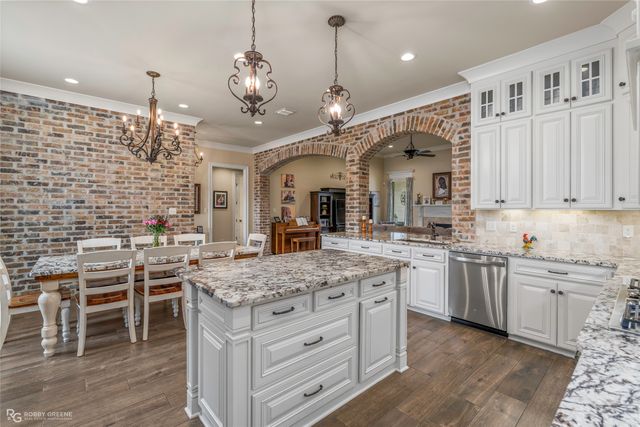 604 Dumaine Drive, Bossier City, LA 71111