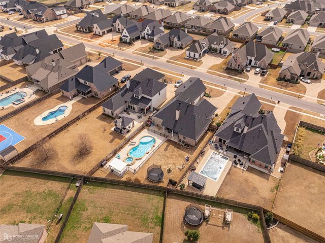 604 Dumaine Drive, Bossier City, LA 71111