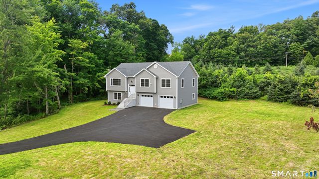 672 Vernon Street, Manchester, CT 06042