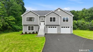 672 Vernon Street, Manchester, CT 06042