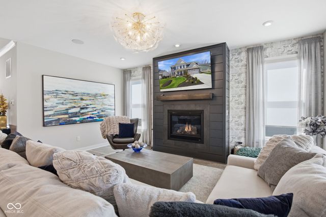 19918 Chatham Green Drive, Westfield, IN 46074