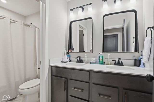 19918 Chatham Green Drive, Westfield, IN 46074